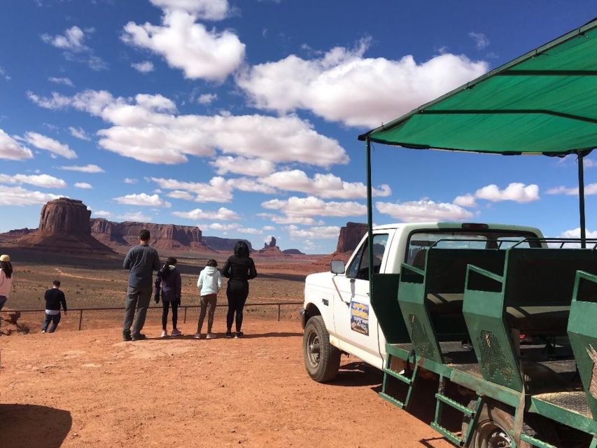 Monument Valley: Highlights Tour with Backcountry Access - The famous stops on the main scenic route