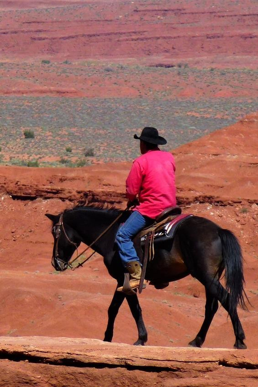 Monument Valley: Horseback Adventure Tour - Your first minutes in the saddle