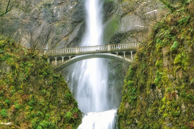 Multnomah Falls and Columbia River Gorge Half-Day Hiking Tour - Bridal Veil Falls and Its Short Forest Walk