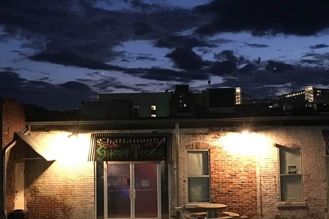 Murder & Mayhem Haunted History Walking Tour - What makes Jason and Jessica effective guides