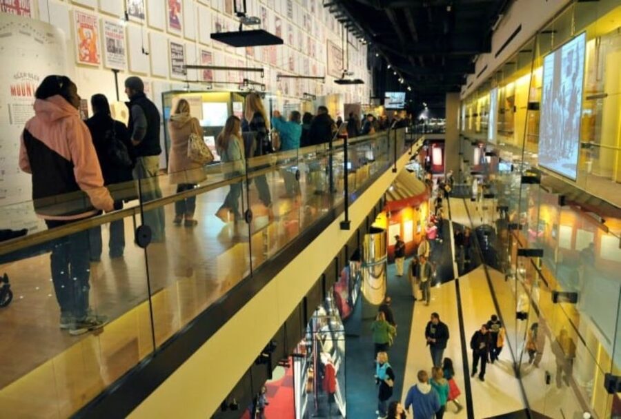 Nashville: Country Music Hall of Fame and Museum - Films and listening stations worth your time