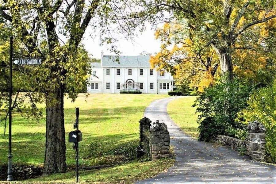 Nashville: Homes of the Stars Narrated Bus Tour - Key points at a glance