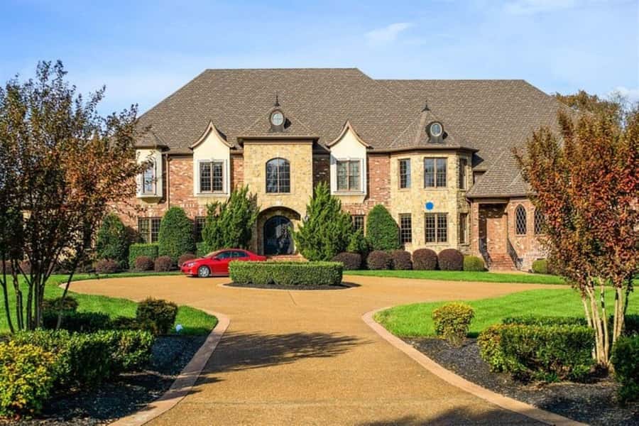 Nashville: Homes of the Stars Narrated Bus Tour - Downtown first, then Nashville’s grander neighborhoods
