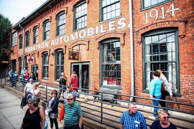 Nashville Hop On Hop Off Trolley Tour - Stops 7 and 8: Country Music Hall of Fame and Broadway