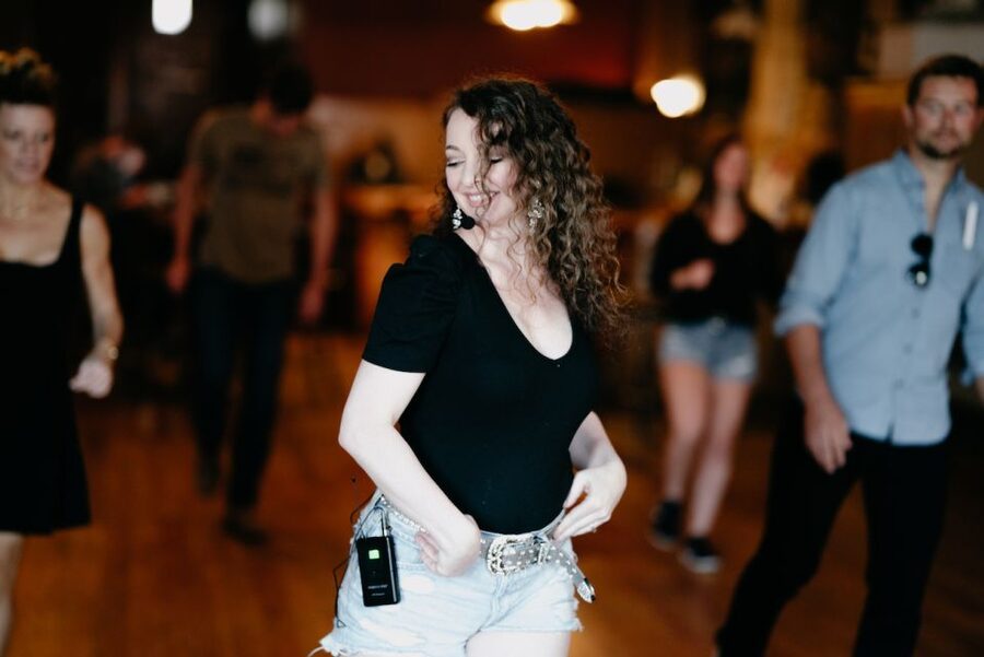 Nashville: Line Dancing Class with Keepsake Video - The first 30 minutes: easy steps and group voting