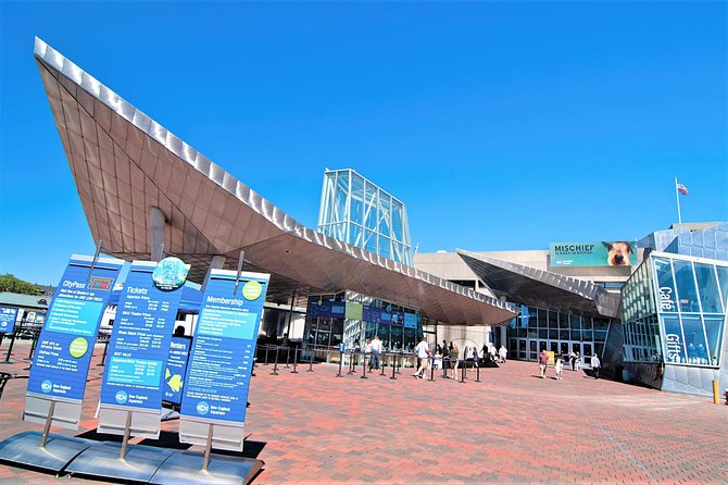 New England Aquarium Admission Ticket in Boston - Penguins, sea lions, and the animals children remember