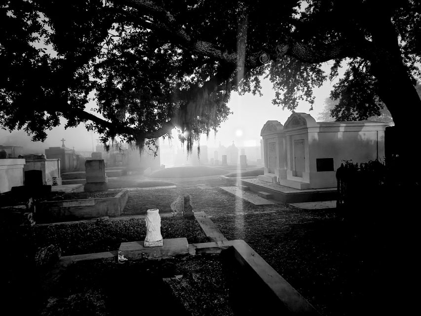 New Orleans: Cemetery Bus Tour At Dark with Exclusive Access - Why this cemetery tour is different after dark