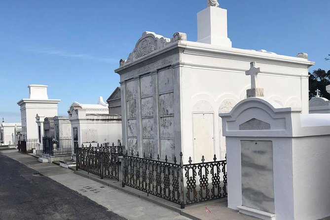 New Orleans City and Cemetery 2-Hour Bus Tour - The 9th Ward and Hurricane Katrina’s continuing story