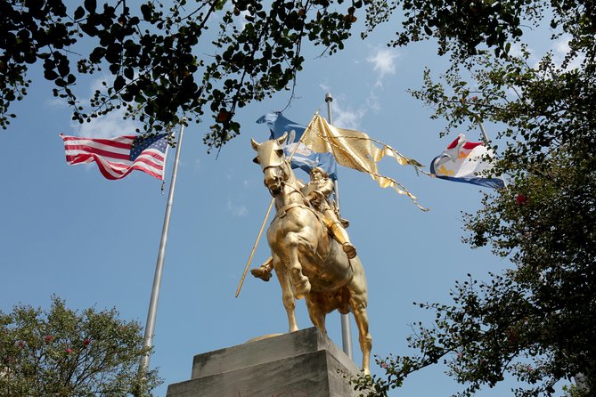 New Orleans City Sightseeing Hop-On Hop-Off Bus Tour - St. Charles Avenue and the Garden District