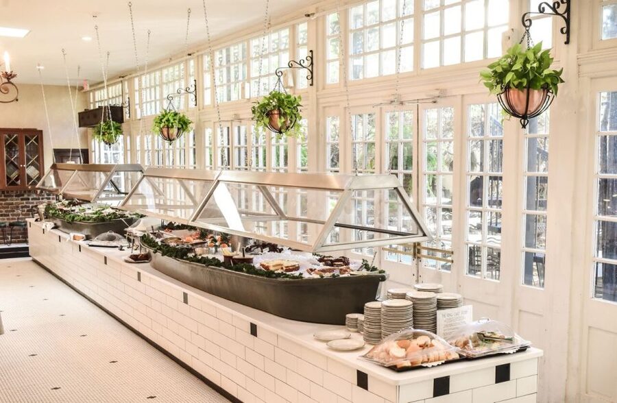 New Orleans: 'Court of Two Sisters' Jazz Brunch Buffet - Key points to know before you go