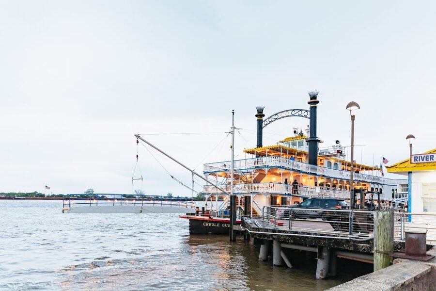 New Orleans: Evening Jazz Boat Cruise with Optional Dinner - Boarding at Riverwalk and settling in