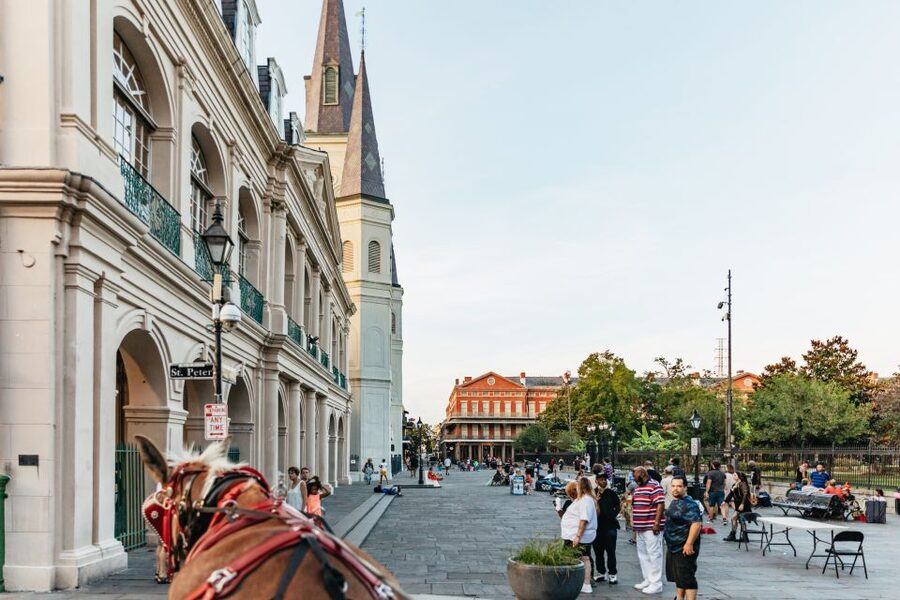 New Orleans: French Quarter Sightseeing Carriage Ride - Starting beneath the red umbrella at Jackson Square