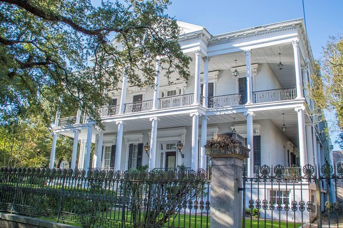 New Orleans Garden District History Walking Tour - Starting with Lafayette Cemetery No. 1