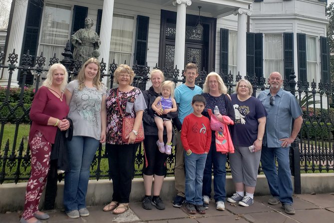 New Orleans Garden District History Walking Tour - Walking the Garden District’s grand homes