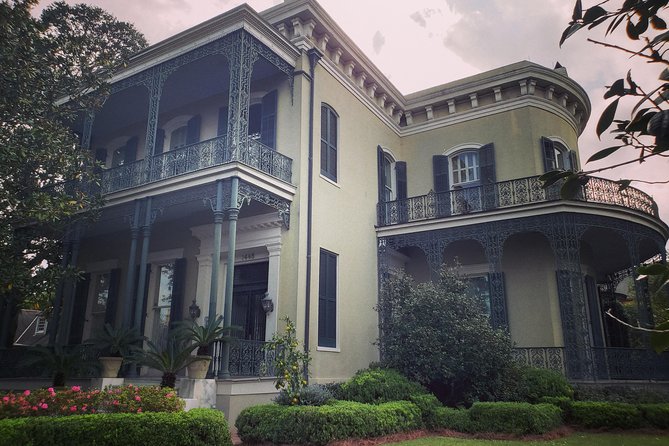 New Orleans Garden District History Walking Tour - Walking conditions and weather