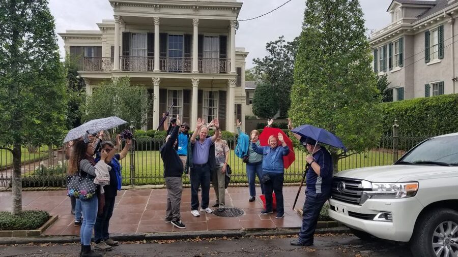 New Orleans: Garden District Tour - A short pause at the Garden District Book Shop