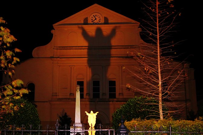 New Orleans Haunted History Ghost Tour - Bourbon Street and the haunted bar pause