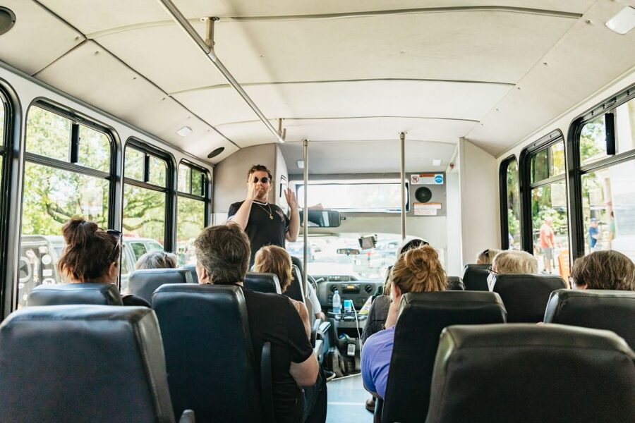 New Orleans: Sightseeing Bus Tour - Starting near Jackson Square and entering the French Quarter