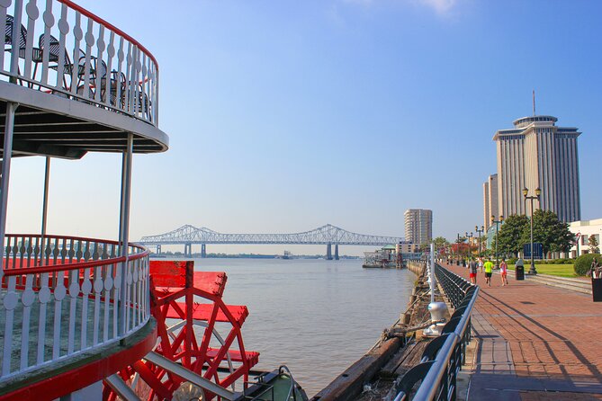 New Orleans Steamboat Natchez Jazz Cruise - A grand paddlewheeler with room to roam