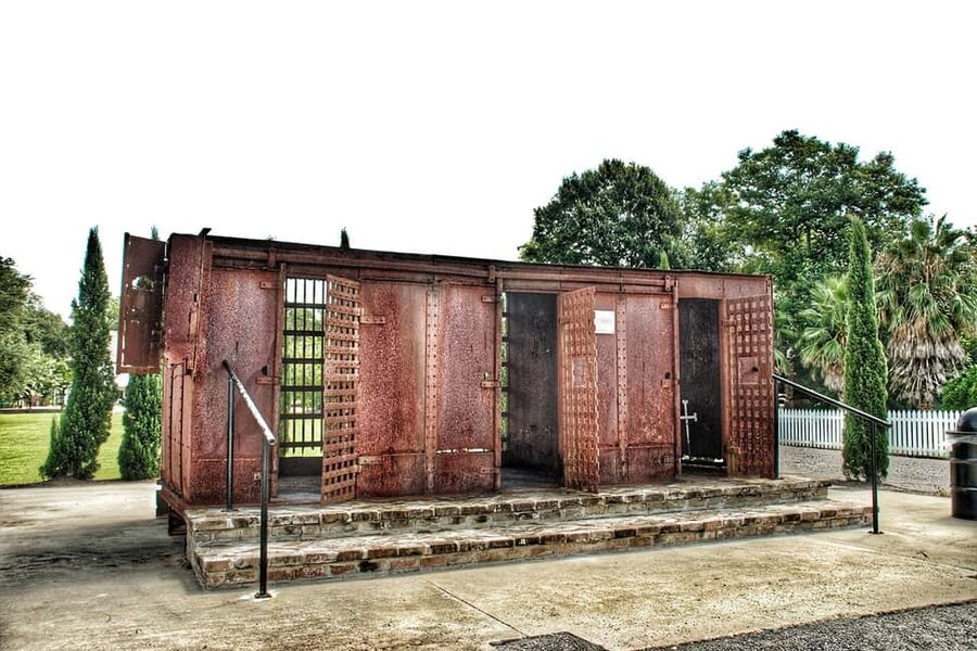 New Orleans: Whitney Plantation Tour with Transportation - Who should book this Whitney Plantation tour?