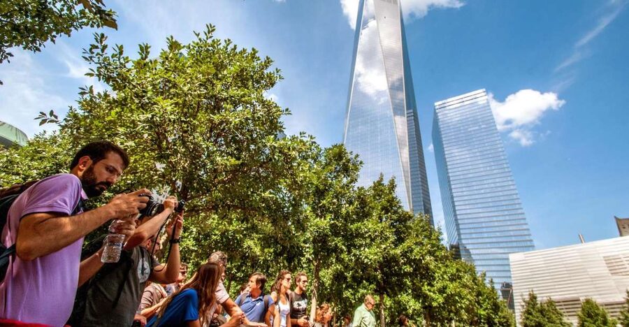 New York City: Bus Tour from Manhattan - Rockefeller Center, Radio City, and the Empire State Building