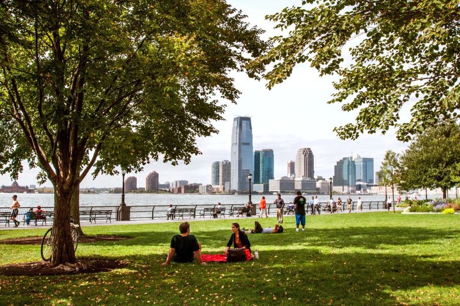 New York City: Bus Tour from Manhattan - Wall Street and Battery Park