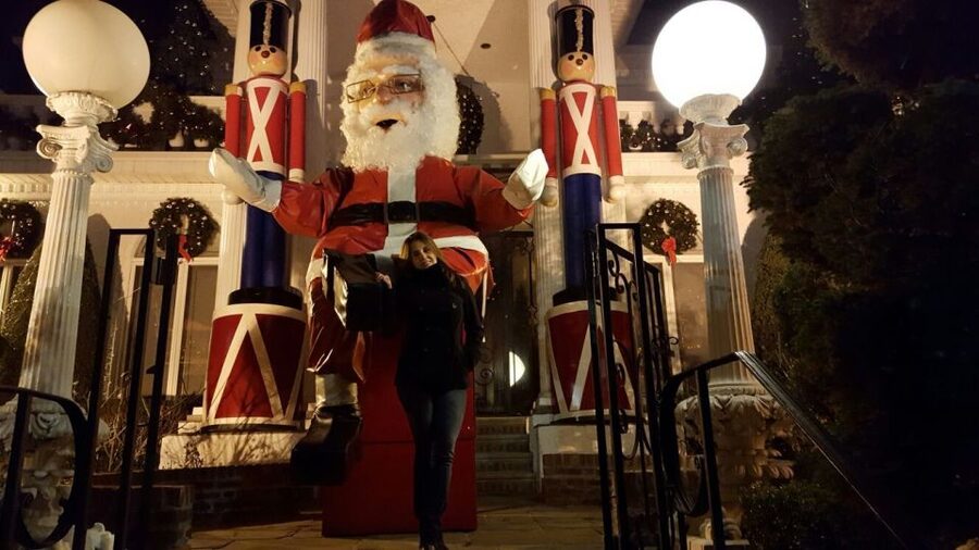 New York City: Dyker Heights Christmas Lights Tour - Who should book the Dyker Heights tour