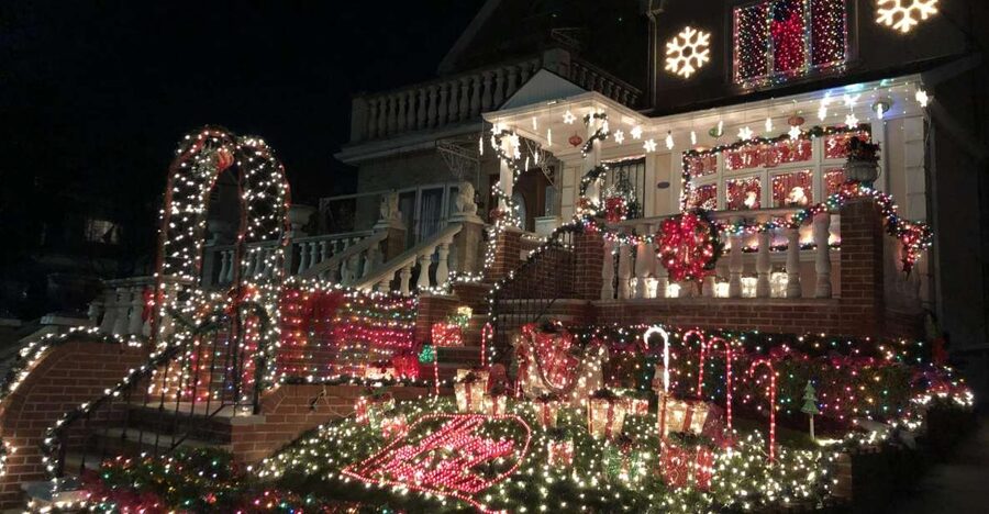 New York City: Dyker Heights Christmas Lights Tour - Practical advice for a smoother evening