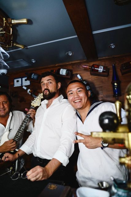 New York City: Gourmet Dinner Cruise with Live Music - Seating, service, and the feel of the boat