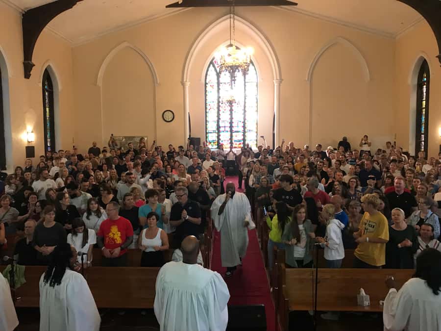 New York City: Harlem Gospel Live Music Concert - The church setting and the concert atmosphere