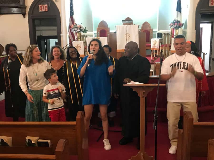 New York City: Harlem Gospel Live Music Concert - How much audience participation should you expect?