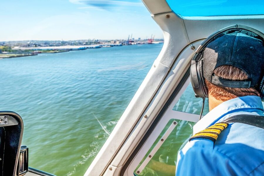 New York City: Manhattan Helicopter Tour - The Brooklyn Bridge and the return south