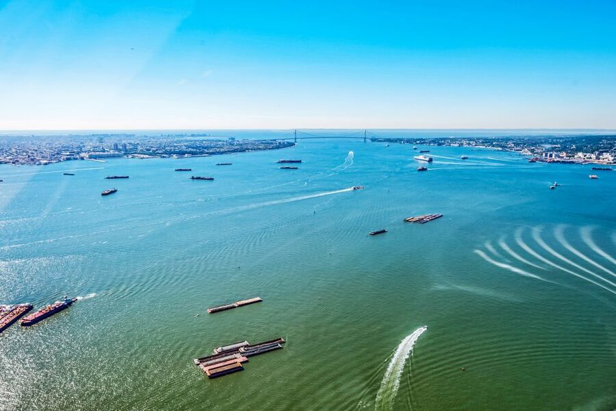 New York City: Manhattan Helicopter Tour - Seats, weight limits, and comfort