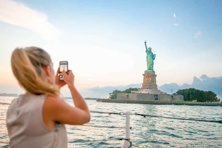 New York City: Statue of Liberty & Ellis Island with Ferry - A five-hour visit with two very different islands