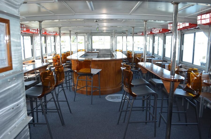 Newport, Rhode Island: Scenic Narragansett Bay Cruise - Why the live guide matters