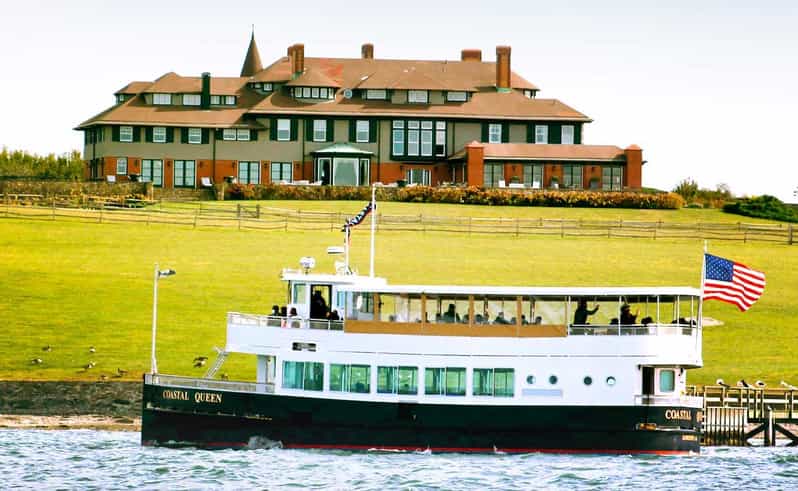 Newport, Rhode Island: Scenic Narragansett Bay Cruise - Choosing your seat on the Coastal Queen