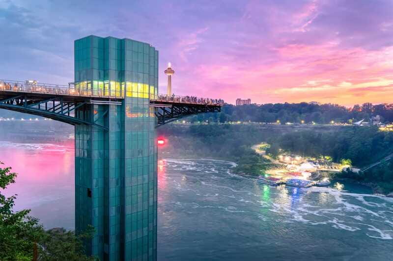 Niagara Falls: Canadian and American Deluxe Day Tour - Guides are a major part of the value