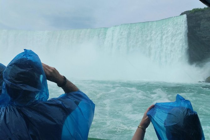 Niagara Falls Canadian Side Tour and Maid of the Mist Boat Ride Option - Food, Weather, and What to Carry