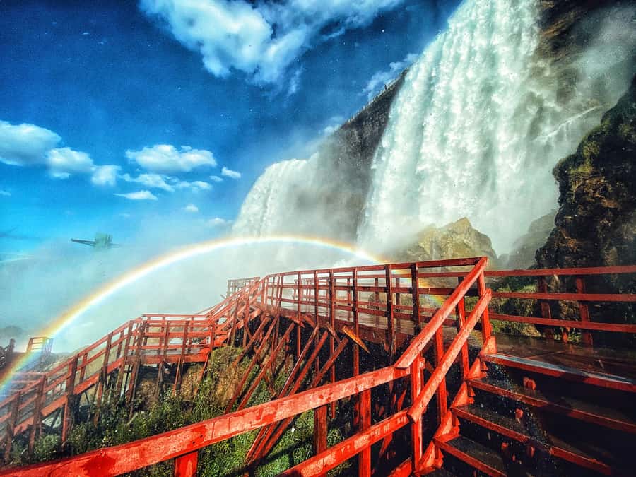Niagara Falls: Maid of the Mist & Cave of the Winds Tour - Walking to the Cave of the Winds