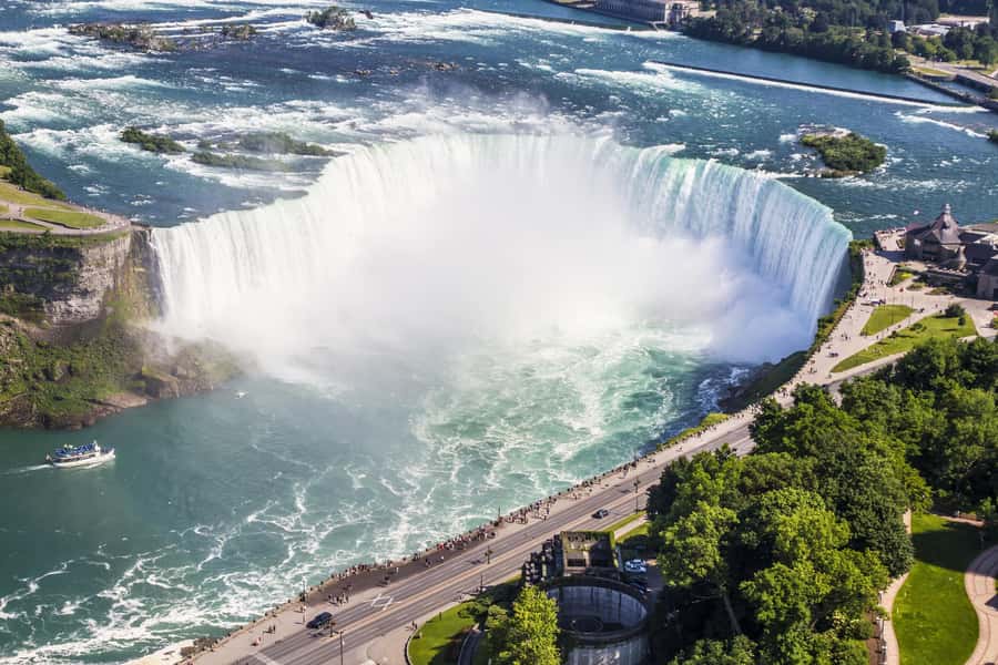 Niagara Falls: Maid of the Mist & Cave of the Winds Tour - What the guides add