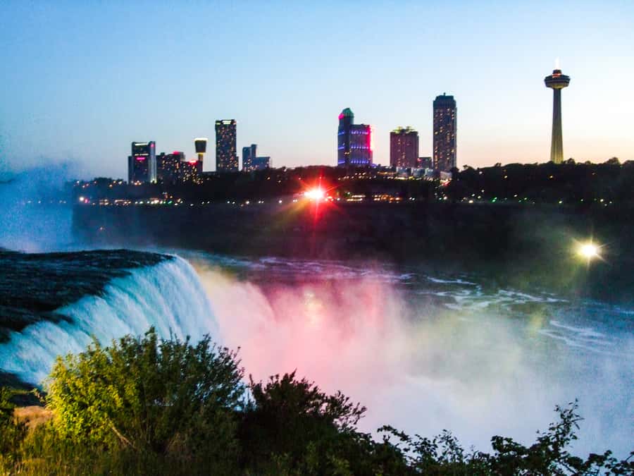 Niagara Falls, NY: Maid of the Mist Boat & Falls Sightseeing - What guides add to the experience