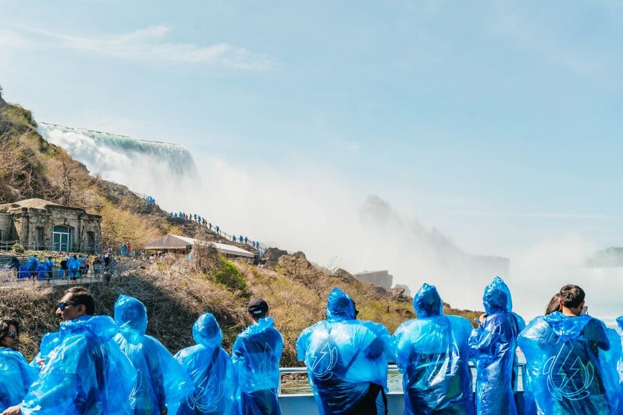 Niagara Falls, USA: American Tour & Maid of The Mist - Cave of the Winds: another way to get soaked