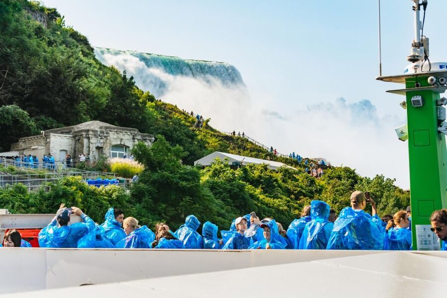Niagara Falls USA: Cave of the Winds & Maid of the Mist Ride - What the guide and van add