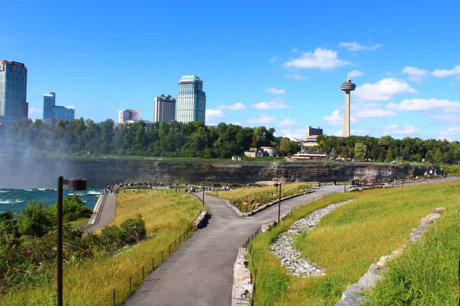Niagara Falls USA: Cave of the Winds & Maid of the Mist Ride - Who should book this experience?