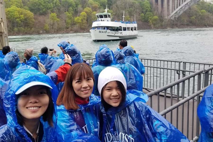 Niagara Falls, USA: Guided Tour with Maid of the Mist Cruise - Should you book it?