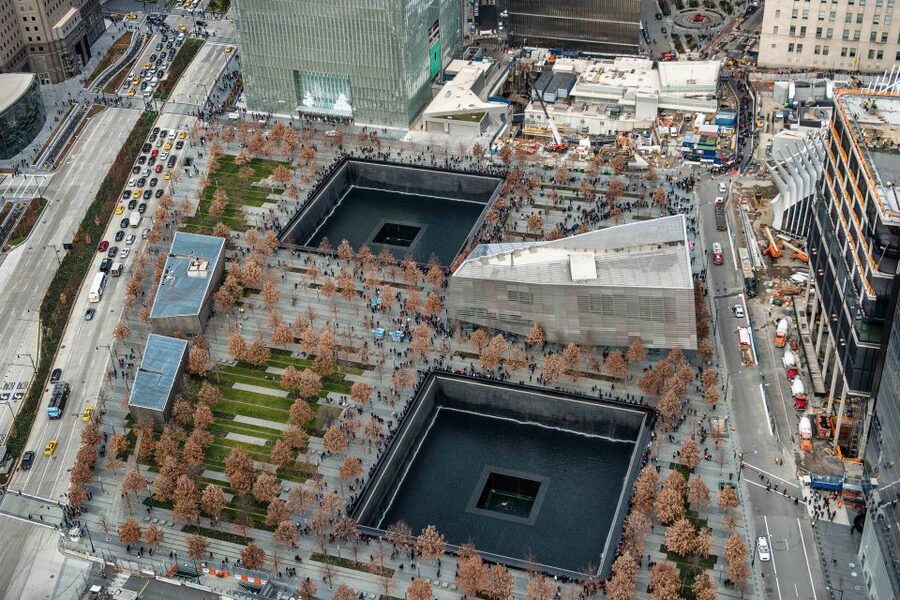 NYC: 9/11 Memorial Tour and Optional Observatory Ticket - The Oculus and the changing World Trade Center site
