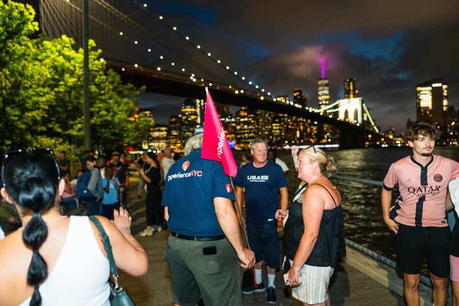 NYC at Night: 3-Hour Luxury Bus Tour of Top Highlights - Crossing the Manhattan Bridge toward Brooklyn