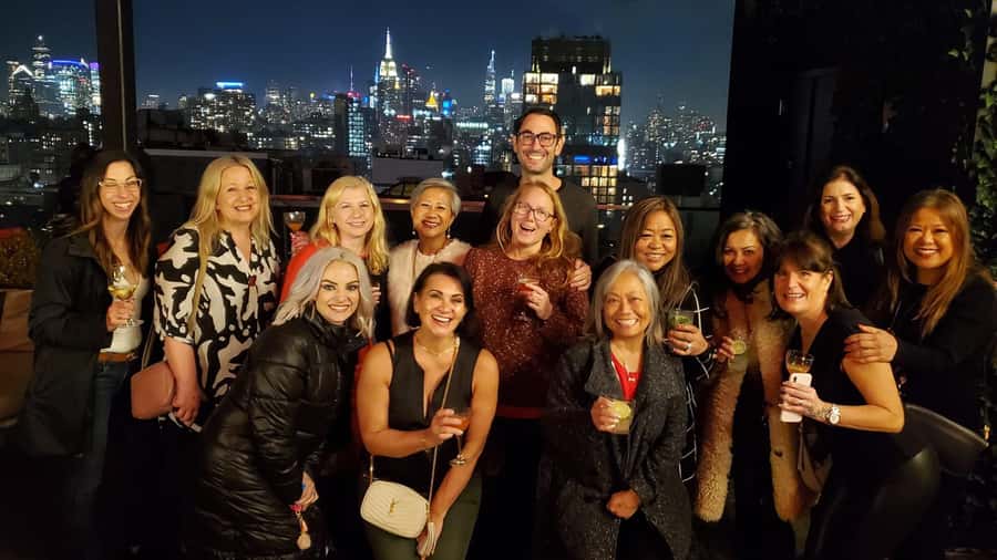 NYC: Bar, Lounge and Rooftop Nightlife Tour - The rooftop stop and the final hour