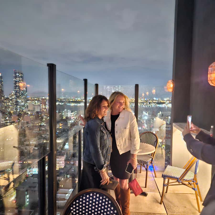 NYC: Bar, Lounge and Rooftop Nightlife Tour - Why the group size changes the experience