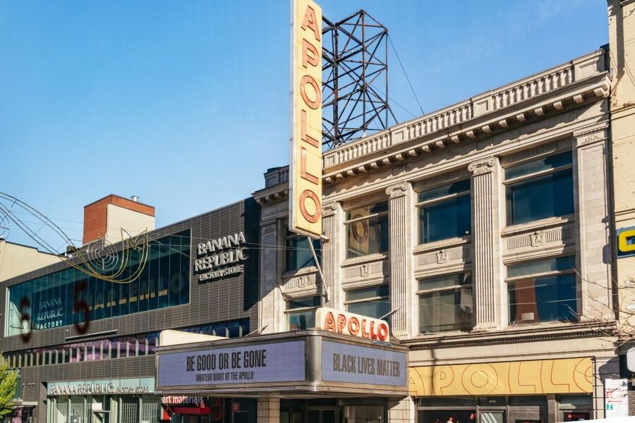 NYC: Brooklyn, Bronx, Queens Sightseeing Bus Tour - Harlem and the Apollo Theater: a quick introduction